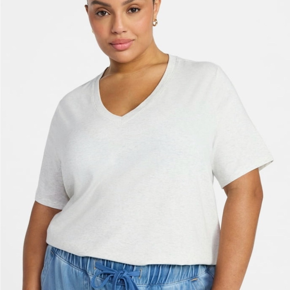 TERRA & SKY Womens Light Gray T-Shirt Size 3X 24W-26W V Neck Relaxed Fit New